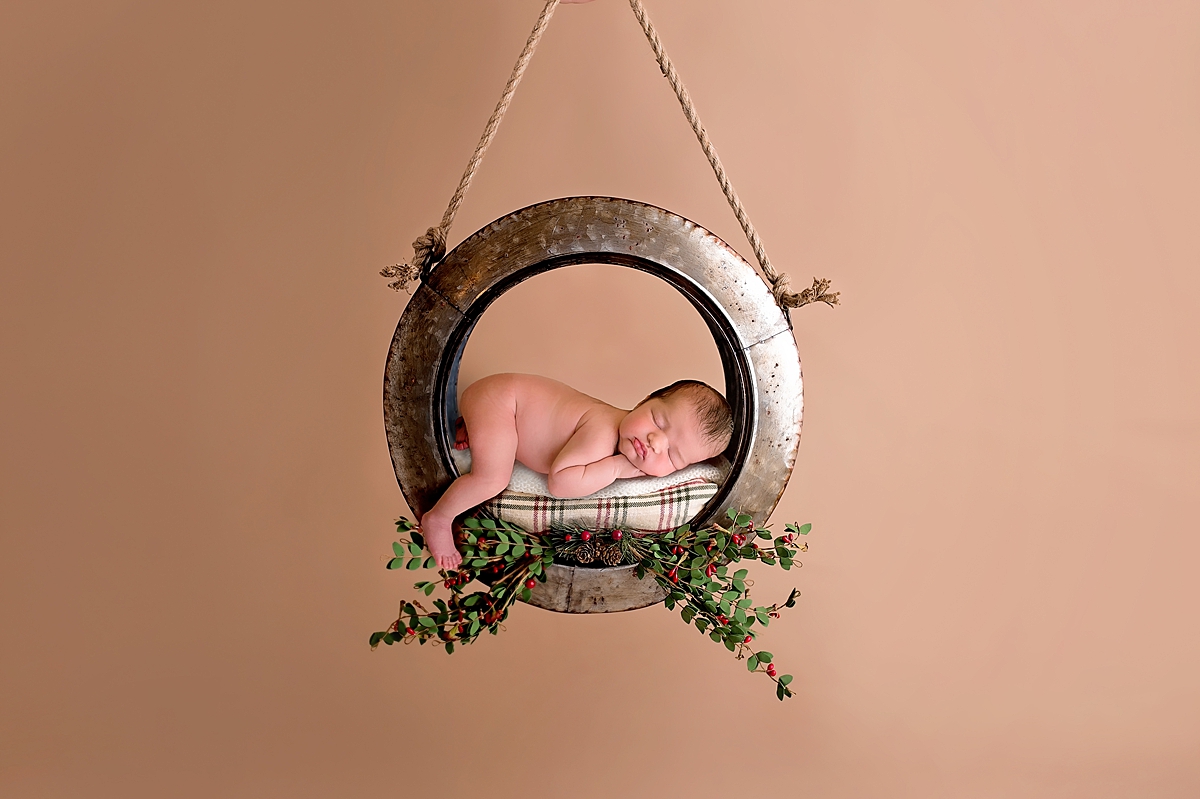 Newborn Baby Infant Photography by Michelle Sailer.